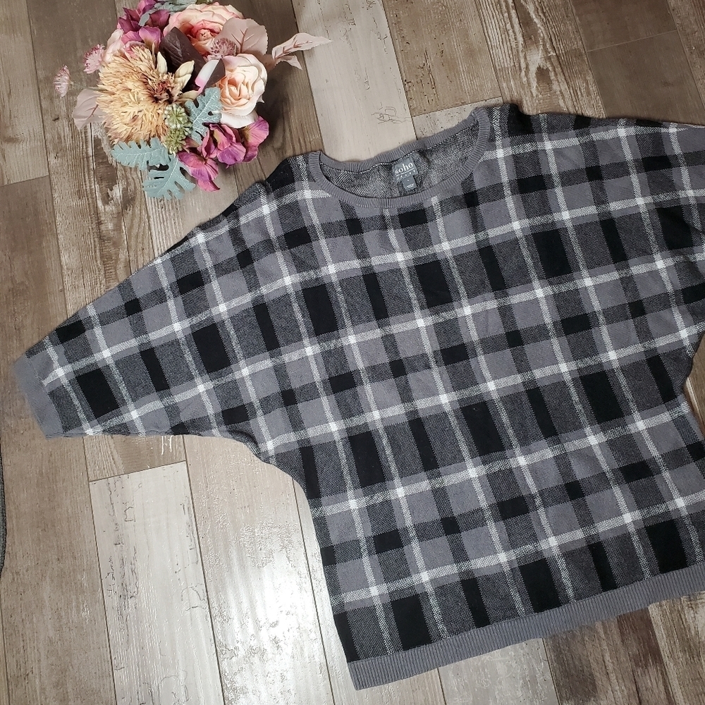 soho jeans new york & company gray & black plaid sweater women's size large euc